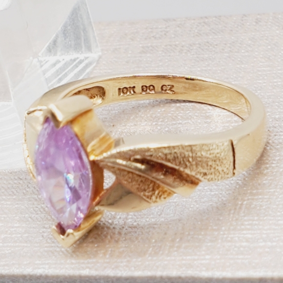 10k Solid Yellow Gold Marquise Purple CZ Ring - Picture 3 of 7